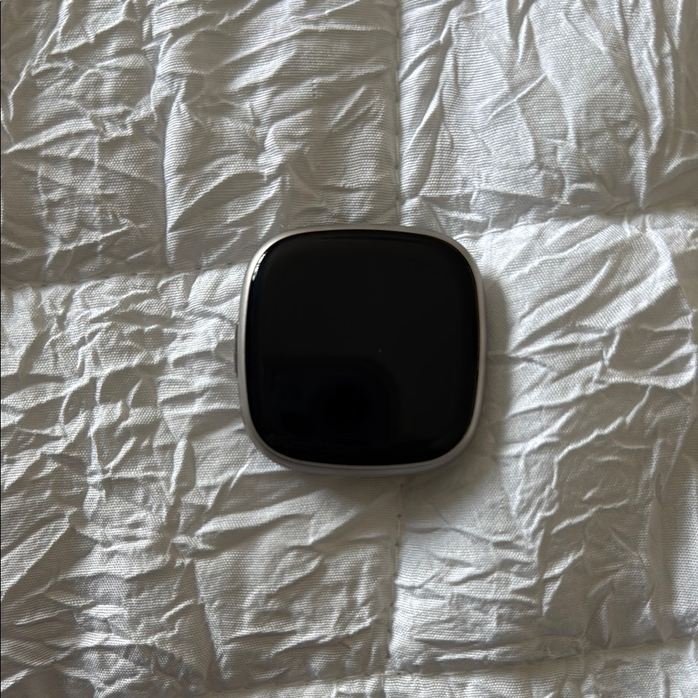 Fitbit Versa 4 Smartwatch and Bands